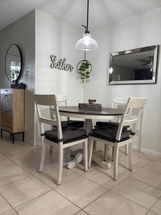 出租: $1,675 (2 贝兹, 1 浴室, 818 平方英尺)