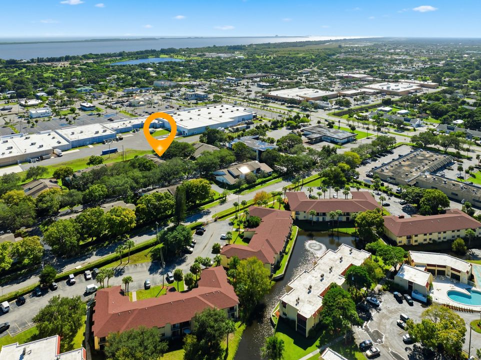 For Sale: $215,000 (2 beds, 2 baths, 1354 Square Feet)