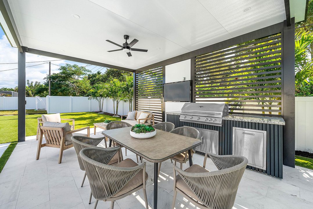 For Sale: $2,750,000 (5 beds, 4 baths, 2800 Square Feet)