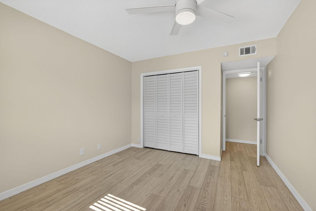 For Sale: $179,000 (2 beds, 2 baths, 978 Square Feet)