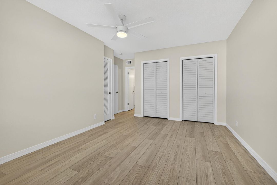 For Sale: $179,000 (2 beds, 2 baths, 978 Square Feet)