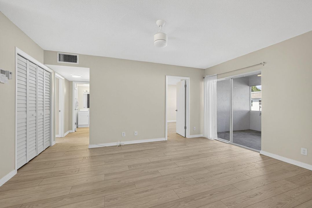 For Sale: $179,000 (2 beds, 2 baths, 978 Square Feet)