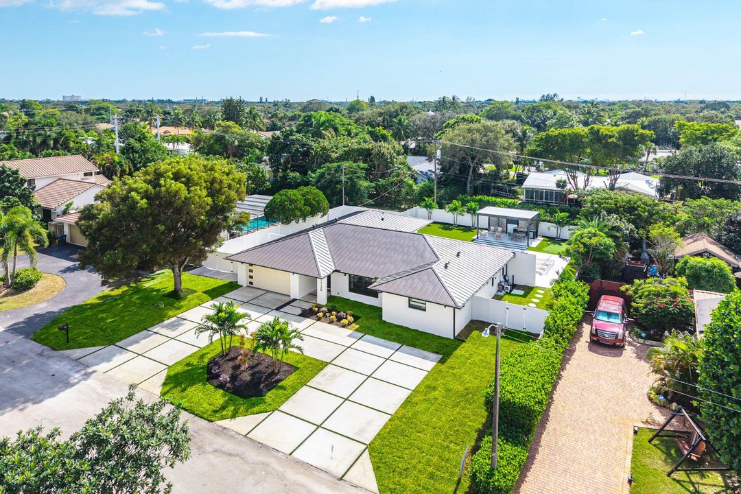 For Sale: $2,750,000 (5 beds, 4 baths, 2800 Square Feet)