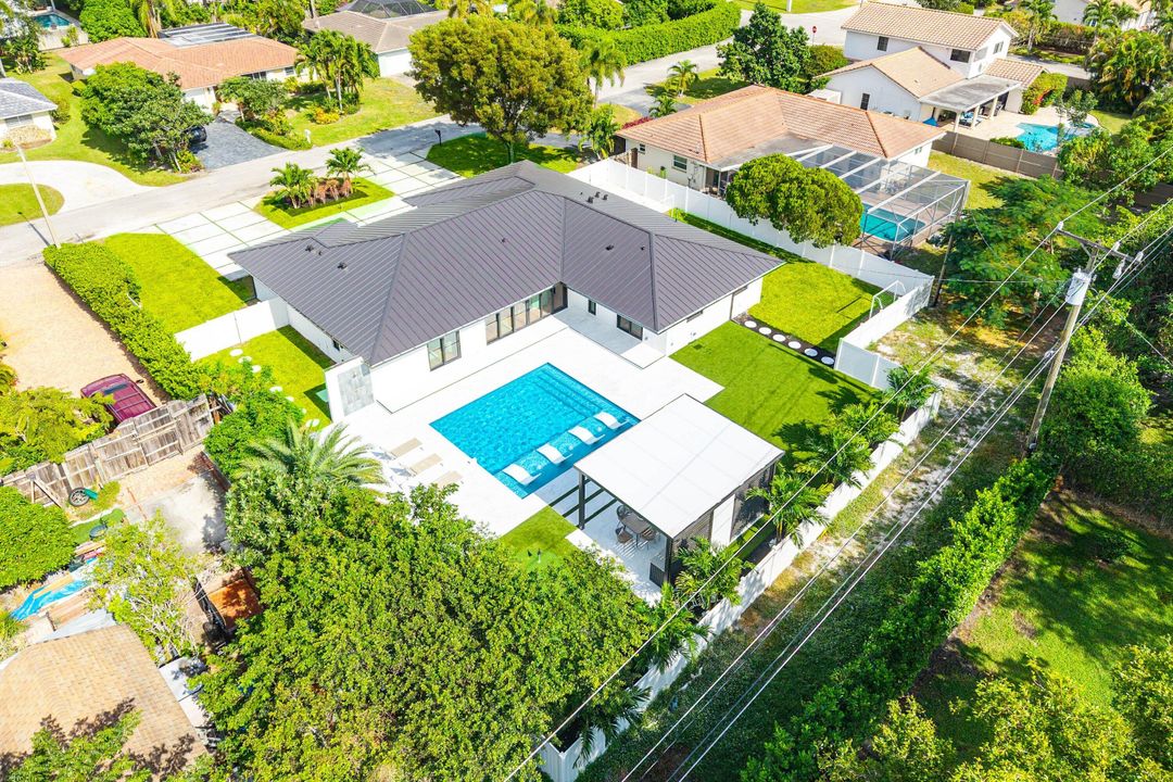 For Sale: $2,750,000 (5 beds, 4 baths, 2800 Square Feet)