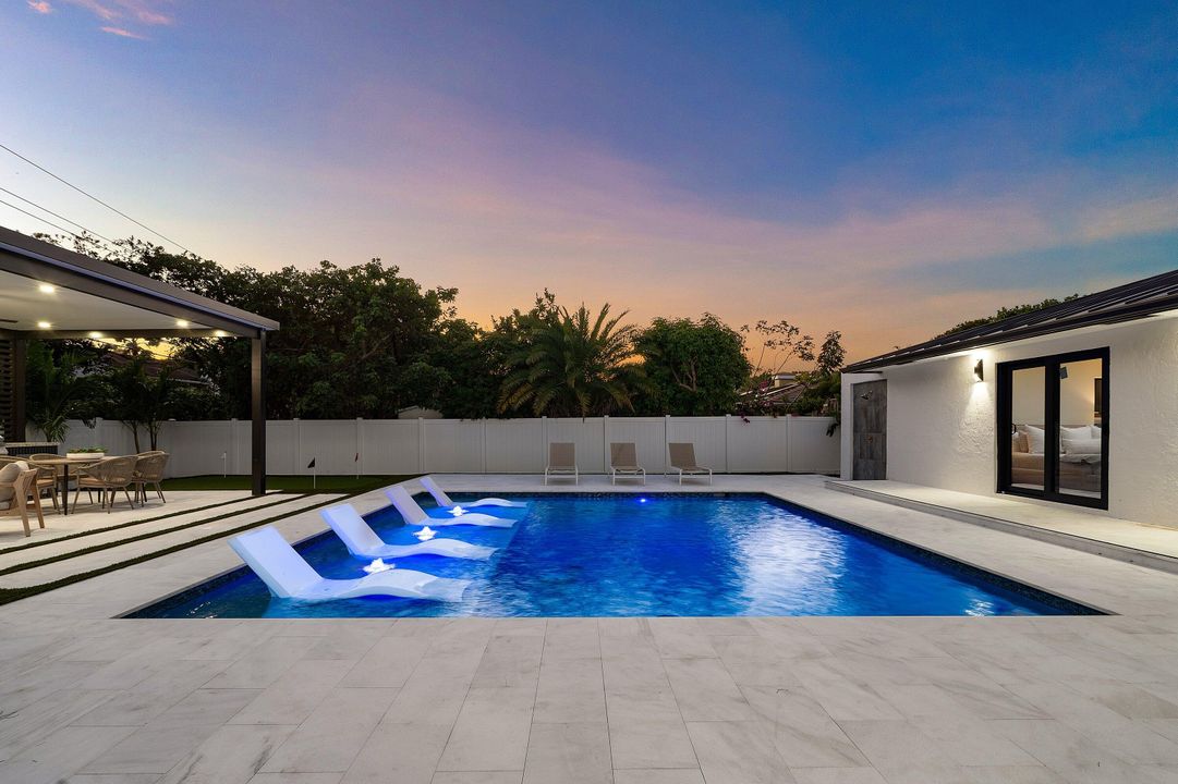 For Sale: $2,750,000 (5 beds, 4 baths, 2800 Square Feet)