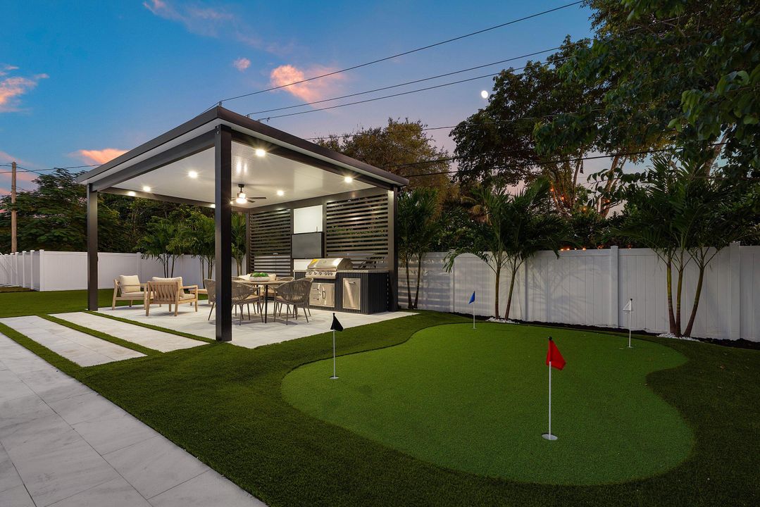 For Sale: $2,750,000 (5 beds, 4 baths, 2800 Square Feet)