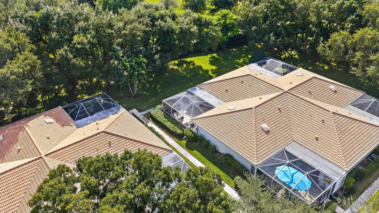 Active With Contract: $399,000 (2 beds, 2 baths, 1152 Square Feet)