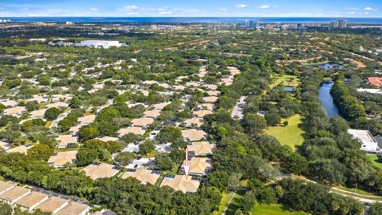 Active With Contract: $399,000 (2 beds, 2 baths, 1152 Square Feet)