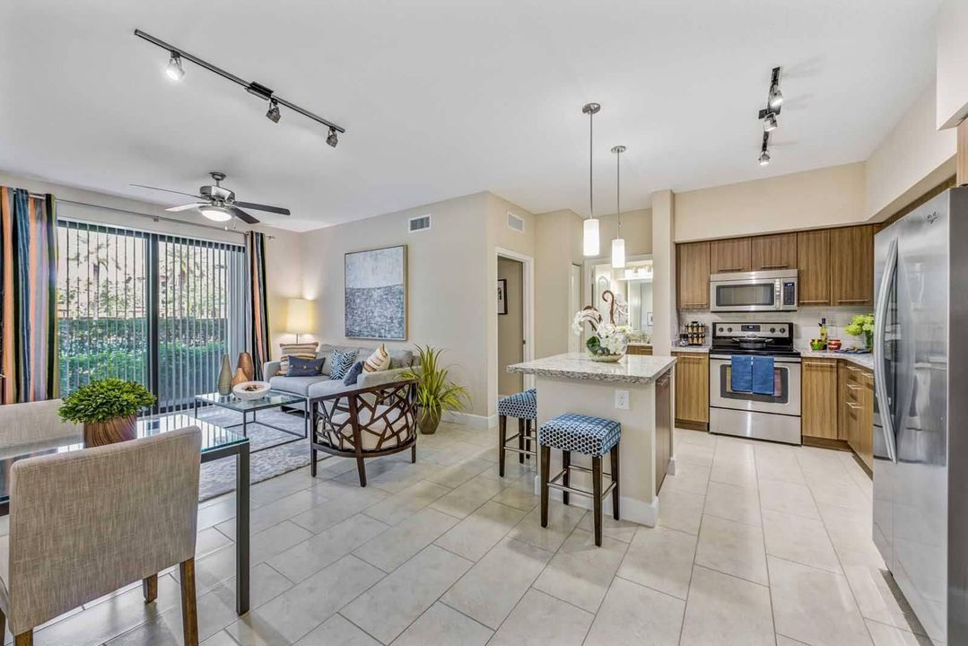 For Rent: $2,471 (2 beds, 2 baths, 1067 Square Feet)