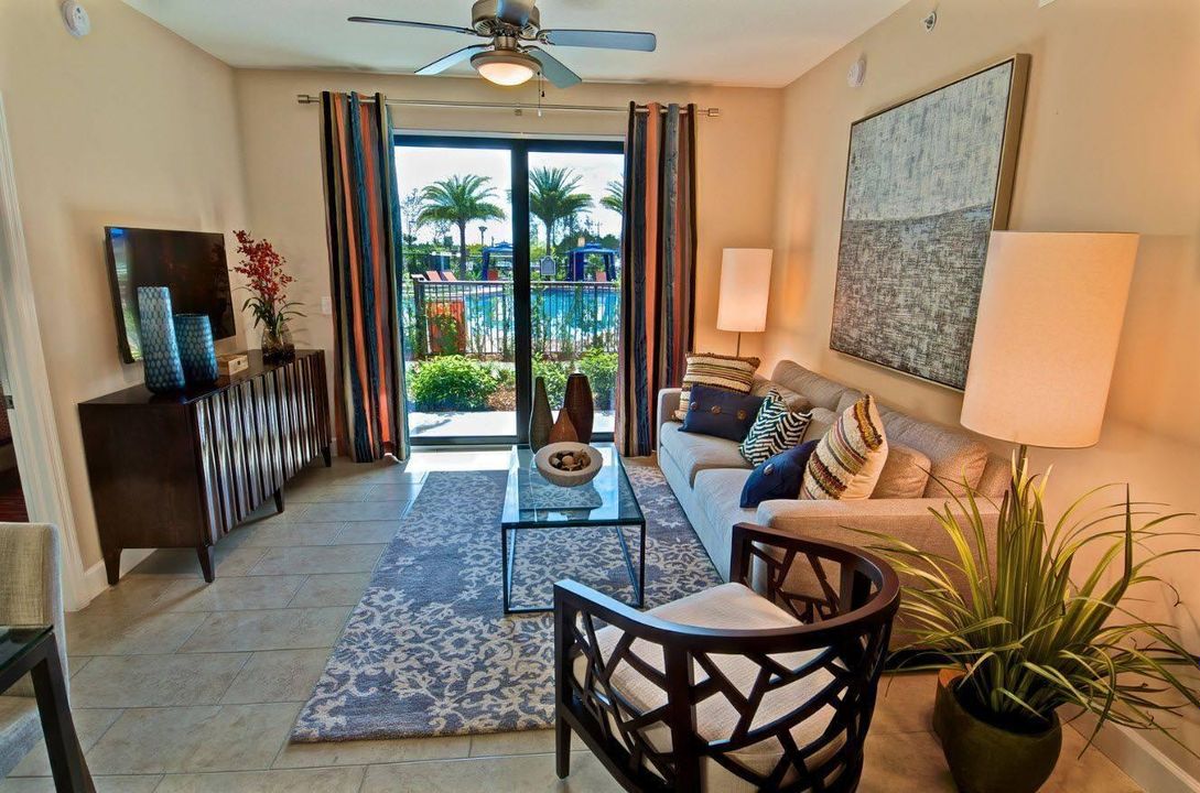 For Rent: $2,471 (2 beds, 2 baths, 1067 Square Feet)