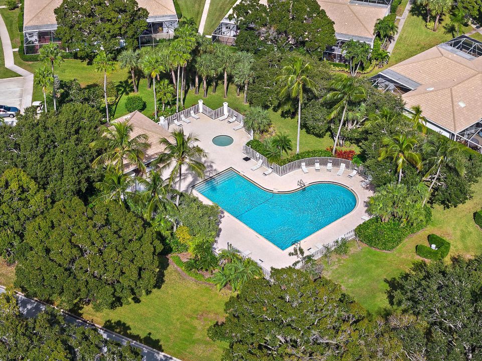 Active With Contract: $399,000 (2 beds, 2 baths, 1152 Square Feet)