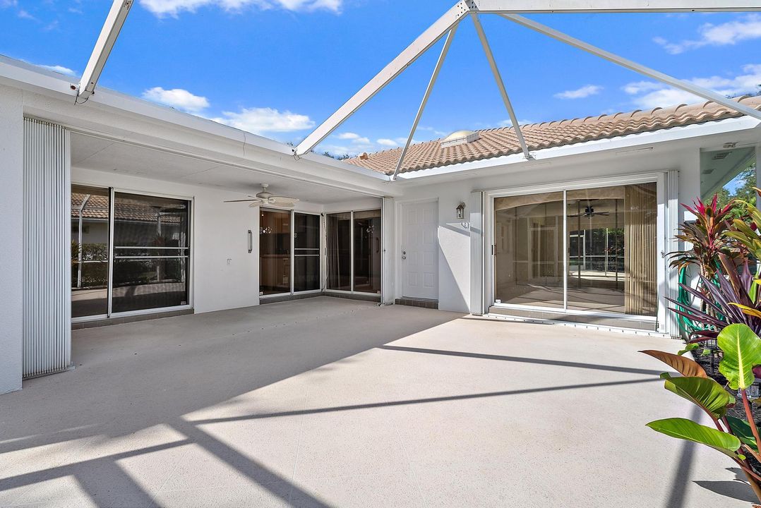 Active With Contract: $399,000 (2 beds, 2 baths, 1152 Square Feet)