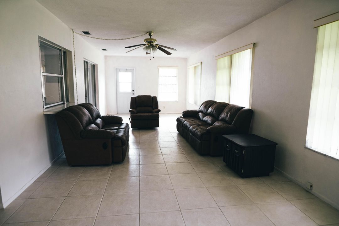 Active With Contract: $310,000 (2 beds, 2 baths, 1639 Square Feet)