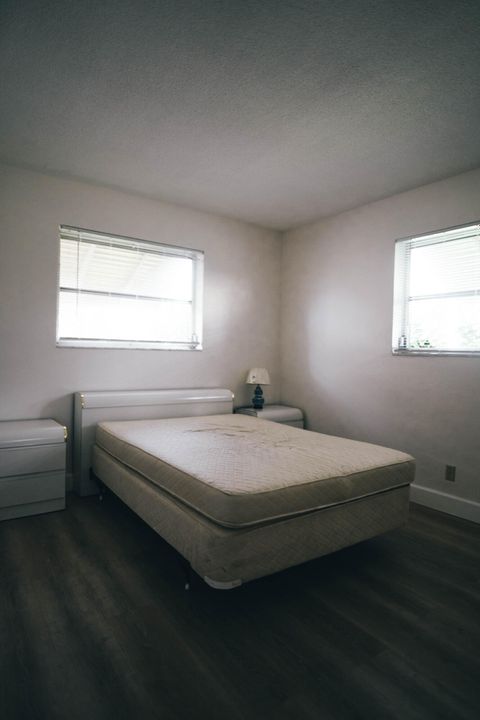 Active With Contract: $310,000 (2 beds, 2 baths, 1639 Square Feet)