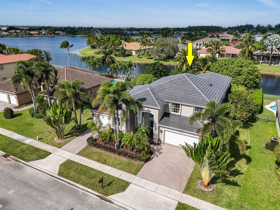 For Sale: $970,000 (5 beds, 3 baths, 3697 Square Feet)