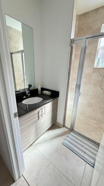 В аренду: $2,800 (4 спален, 3 ванн, 1904 Квадратных фут)