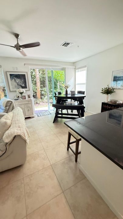 В аренду: $2,800 (4 спален, 3 ванн, 1904 Квадратных фут)