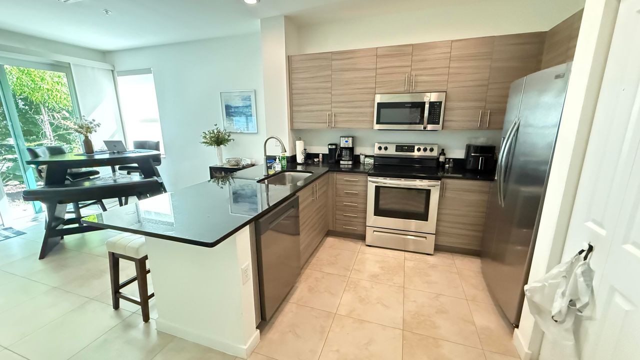 В аренду: $2,800 (4 спален, 3 ванн, 1904 Квадратных фут)