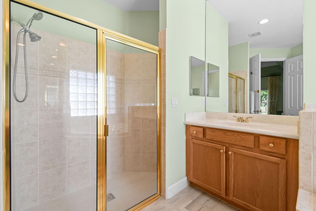 For Sale: $970,000 (5 beds, 3 baths, 3697 Square Feet)