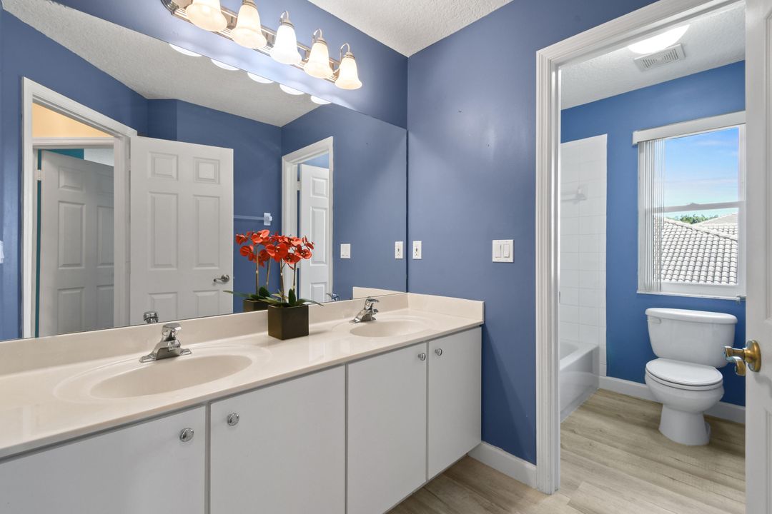 For Sale: $970,000 (5 beds, 3 baths, 3697 Square Feet)