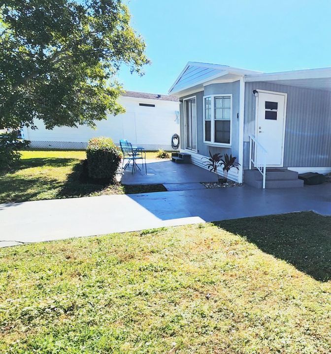 На продажу: $105,000 (2 спален, 2 ванн, 770 Квадратных фут)