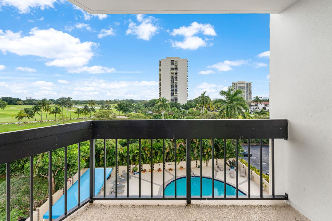 На продажу: $270,000 (2 спален, 2 ванн, 1206 Квадратных фут)