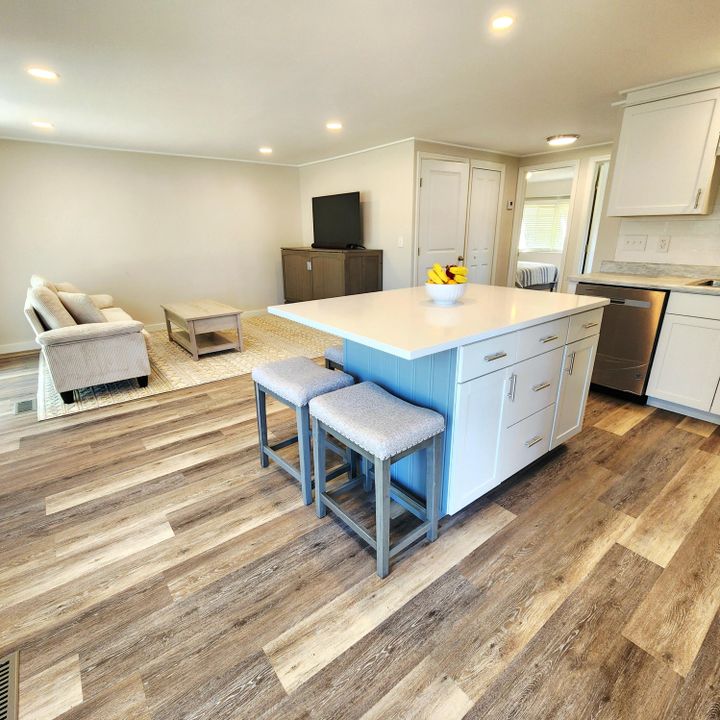 На продажу: $105,000 (2 спален, 2 ванн, 770 Квадратных фут)