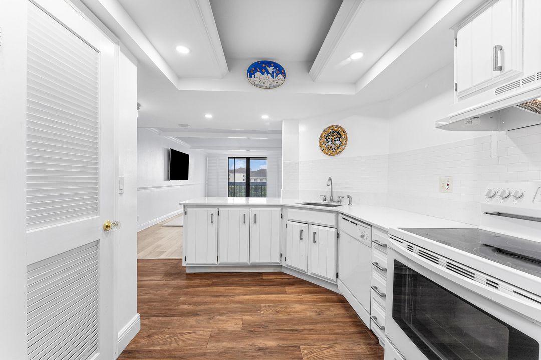 На продажу: $270,000 (2 спален, 2 ванн, 1206 Квадратных фут)