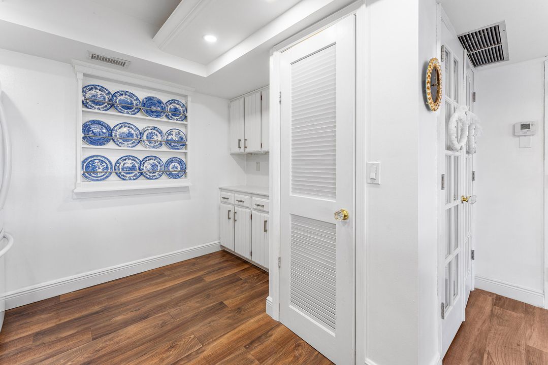 На продажу: $270,000 (2 спален, 2 ванн, 1206 Квадратных фут)