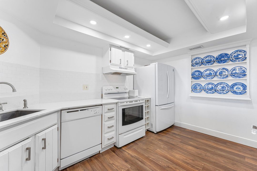 На продажу: $270,000 (2 спален, 2 ванн, 1206 Квадратных фут)