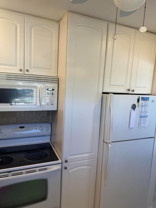 出租: $1,950 (2 贝兹, 1 浴室, 840 平方英尺)