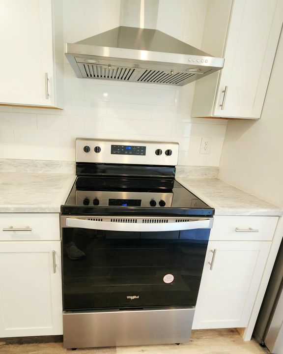 На продажу: $105,000 (2 спален, 2 ванн, 770 Квадратных фут)