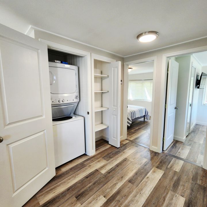 На продажу: $105,000 (2 спален, 2 ванн, 770 Квадратных фут)