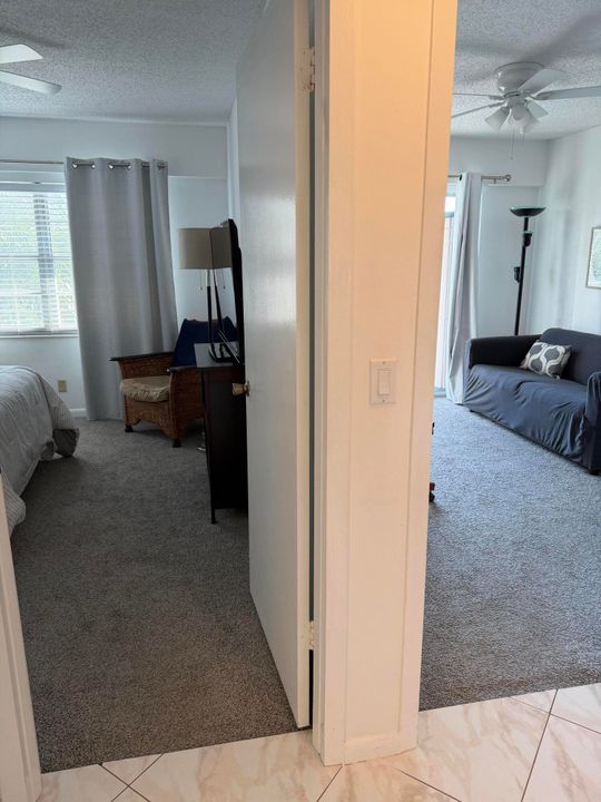 出租: $1,950 (2 贝兹, 1 浴室, 840 平方英尺)