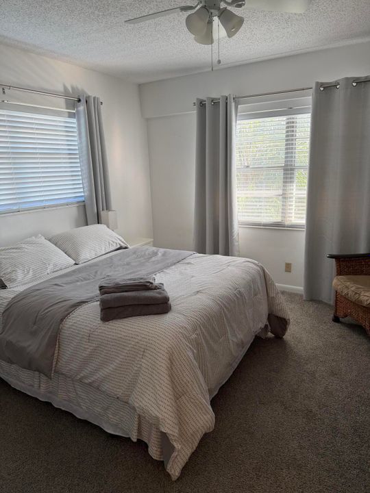 出租: $1,950 (2 贝兹, 1 浴室, 840 平方英尺)