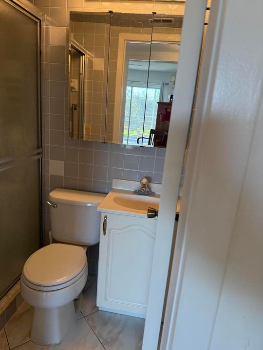 出租: $1,950 (2 贝兹, 1 浴室, 840 平方英尺)