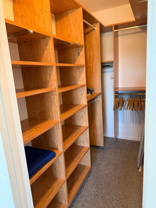 出租: $1,950 (2 贝兹, 1 浴室, 840 平方英尺)