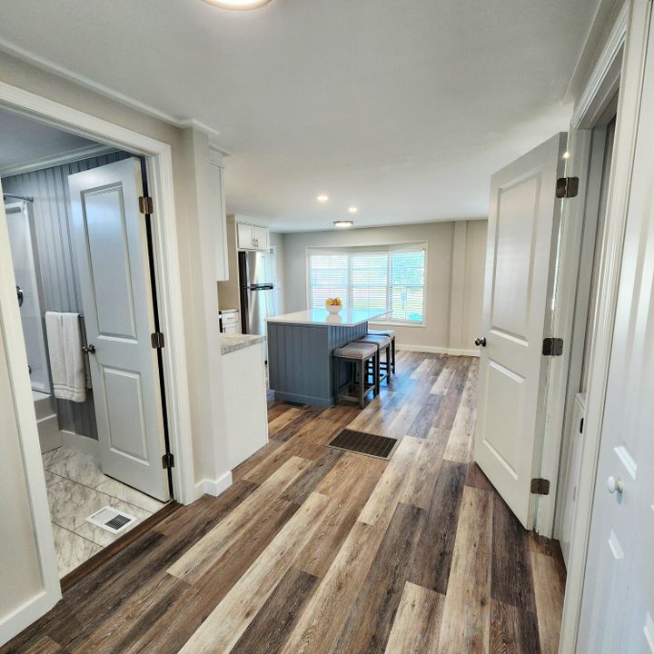 На продажу: $105,000 (2 спален, 2 ванн, 770 Квадратных фут)