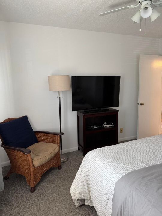 出租: $1,950 (2 贝兹, 1 浴室, 840 平方英尺)