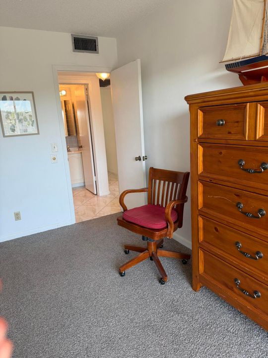 出租: $1,950 (2 贝兹, 1 浴室, 840 平方英尺)