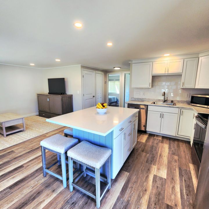 На продажу: $105,000 (2 спален, 2 ванн, 770 Квадратных фут)