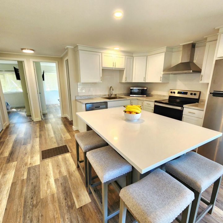 На продажу: $105,000 (2 спален, 2 ванн, 770 Квадратных фут)