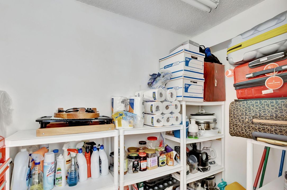 На продажу: $284,000 (2 спален, 2 ванн, 1397 Квадратных фут)