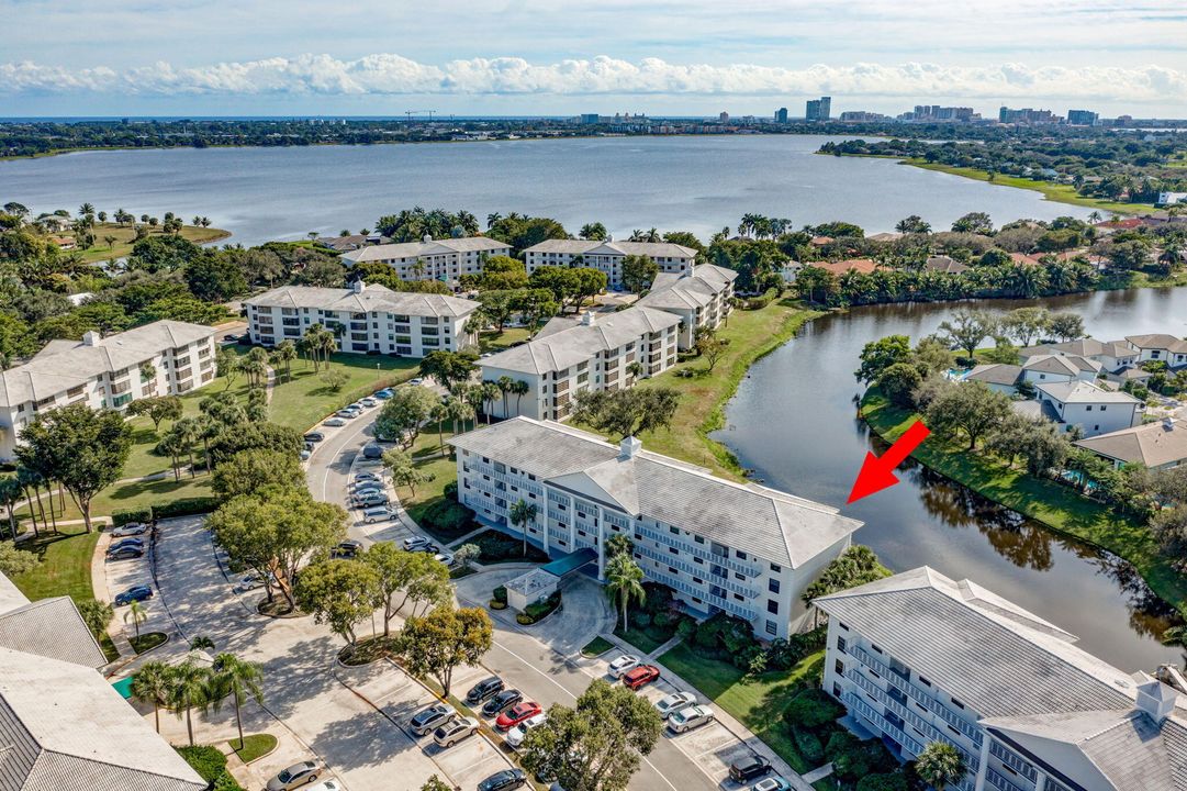 На продажу: $284,000 (2 спален, 2 ванн, 1397 Квадратных фут)