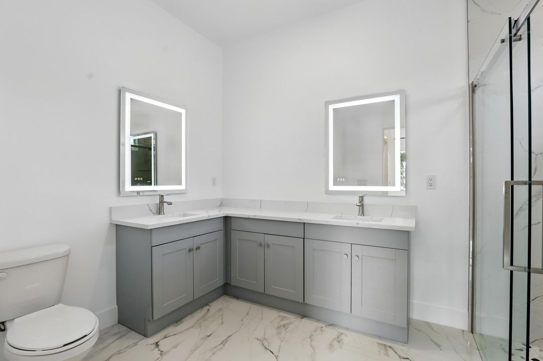 На продажу: $437,750 (4 спален, 2 ванн, 1915 Квадратных фут)