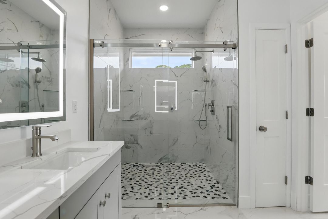 На продажу: $437,750 (4 спален, 2 ванн, 1915 Квадратных фут)