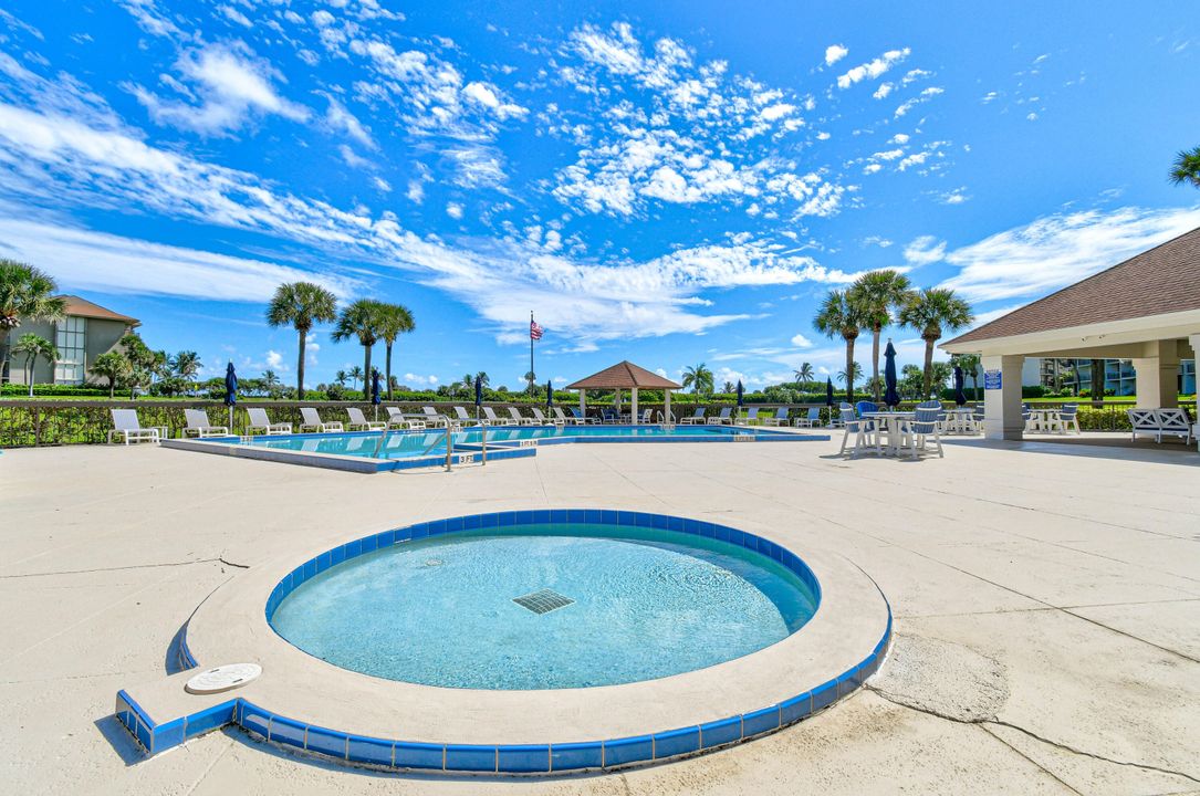 На продажу: $757,000 (2 спален, 2 ванн, 1332 Квадратных фут)