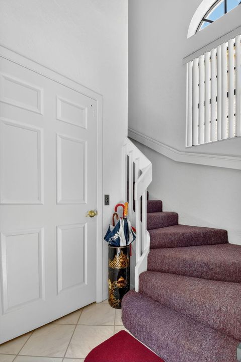 合同活跃: $2,500 (3 贝兹, 2 浴室, 1326 平方英尺)