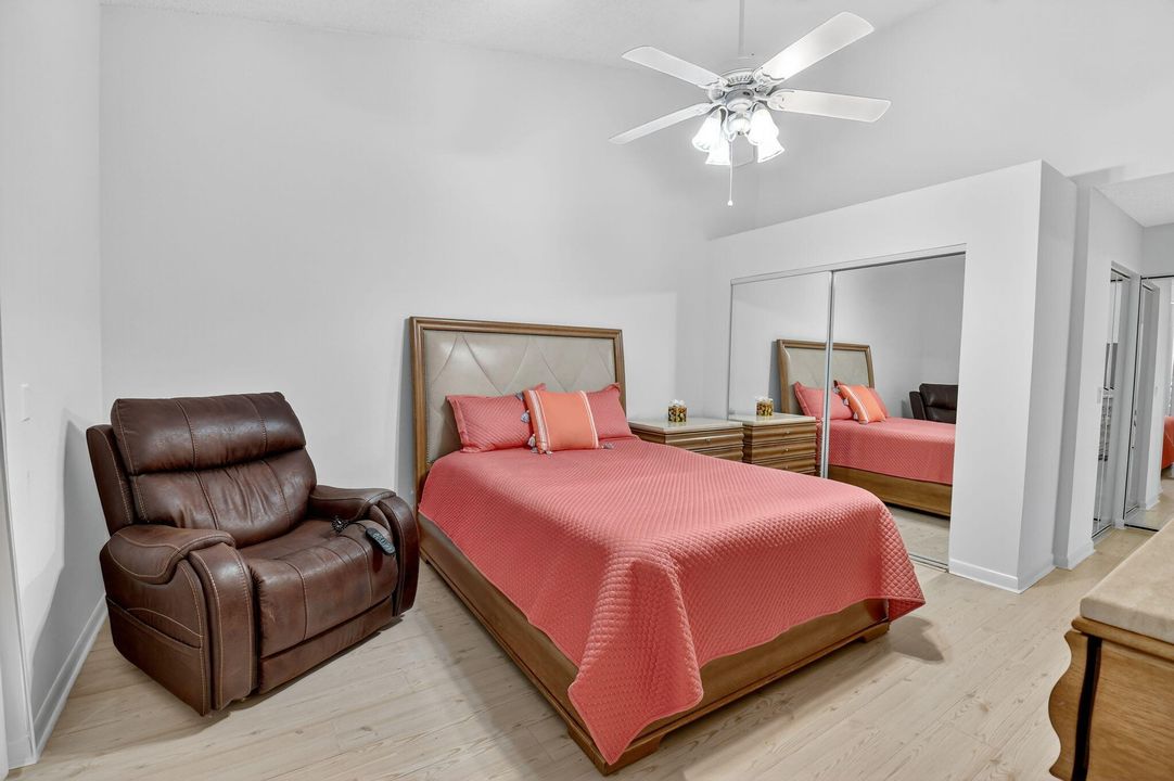 合同活跃: $2,500 (3 贝兹, 2 浴室, 1326 平方英尺)