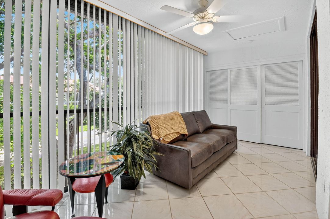 合同活跃: $2,500 (3 贝兹, 2 浴室, 1326 平方英尺)